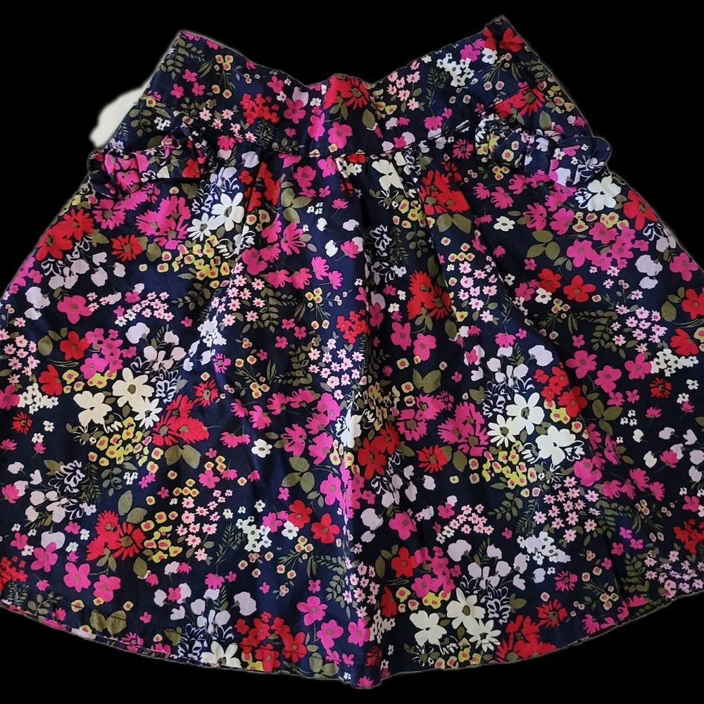 Girls size 5 Floral Skort w/ pockets